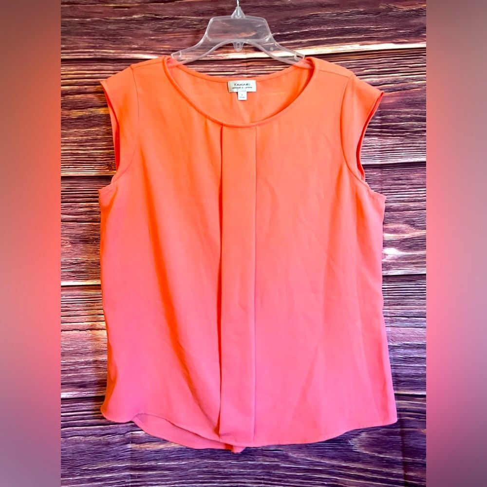 Tahari Salmon Sleeveless Shirt. Size Large.